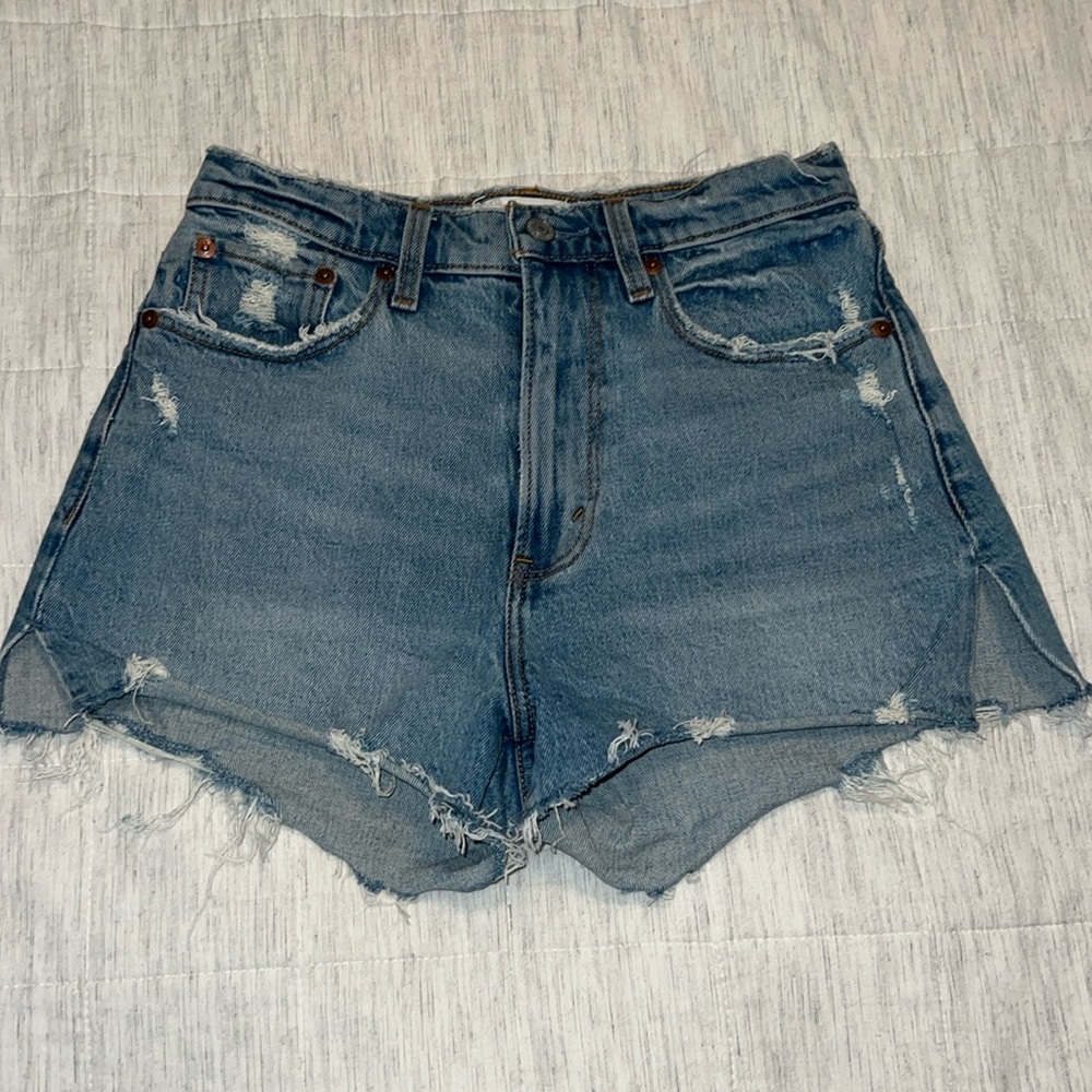 Abercrombie Mom Short High Rise